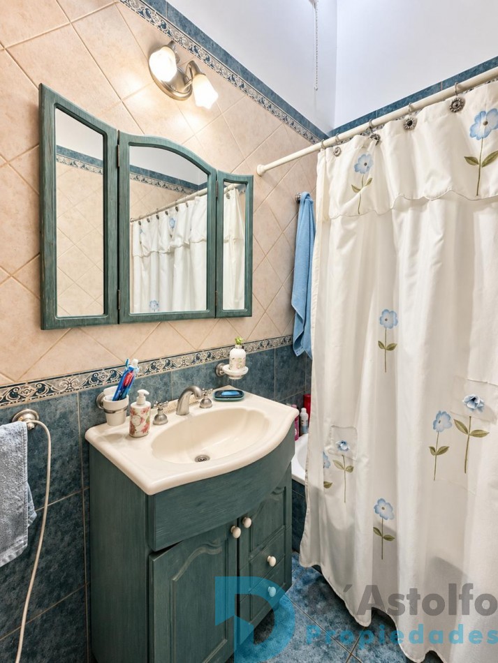 PH AL FRENTE 114 M² TOTALES | COCHERA, JARDIN Y PATIO | RECICLADO
