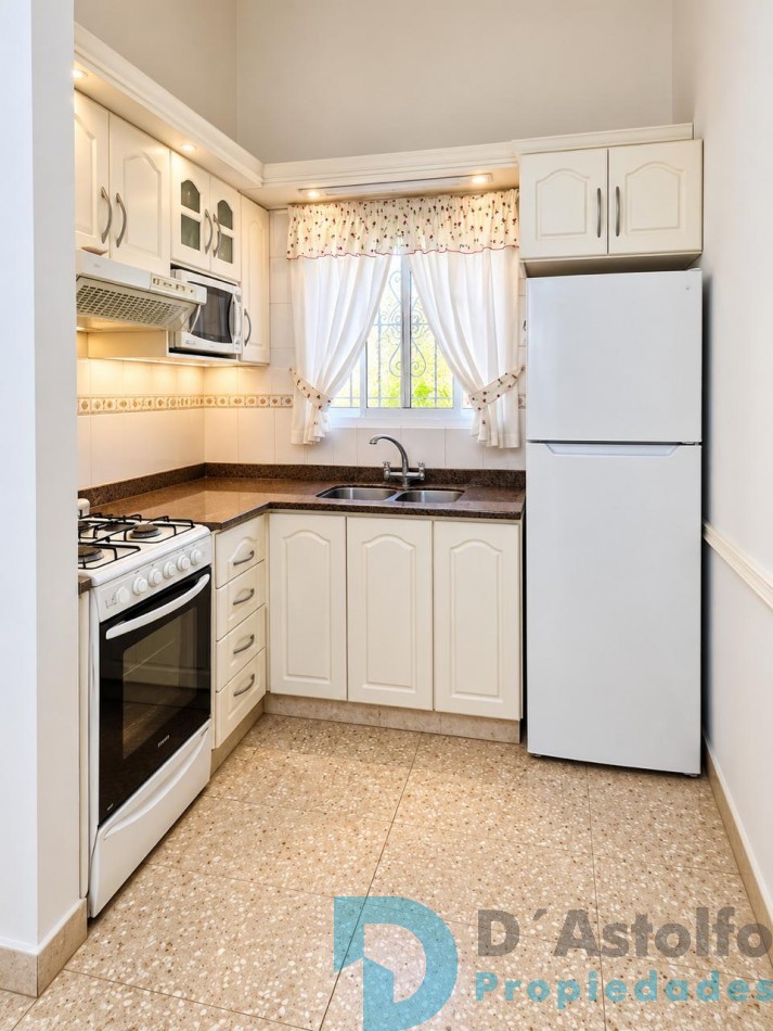 PH AL FRENTE 114 M² TOTALES | COCHERA, JARDIN Y PATIO | RECICLADO