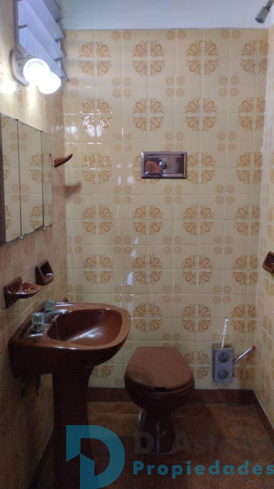 Excelente propiedad 5 ambientes en primer Piso