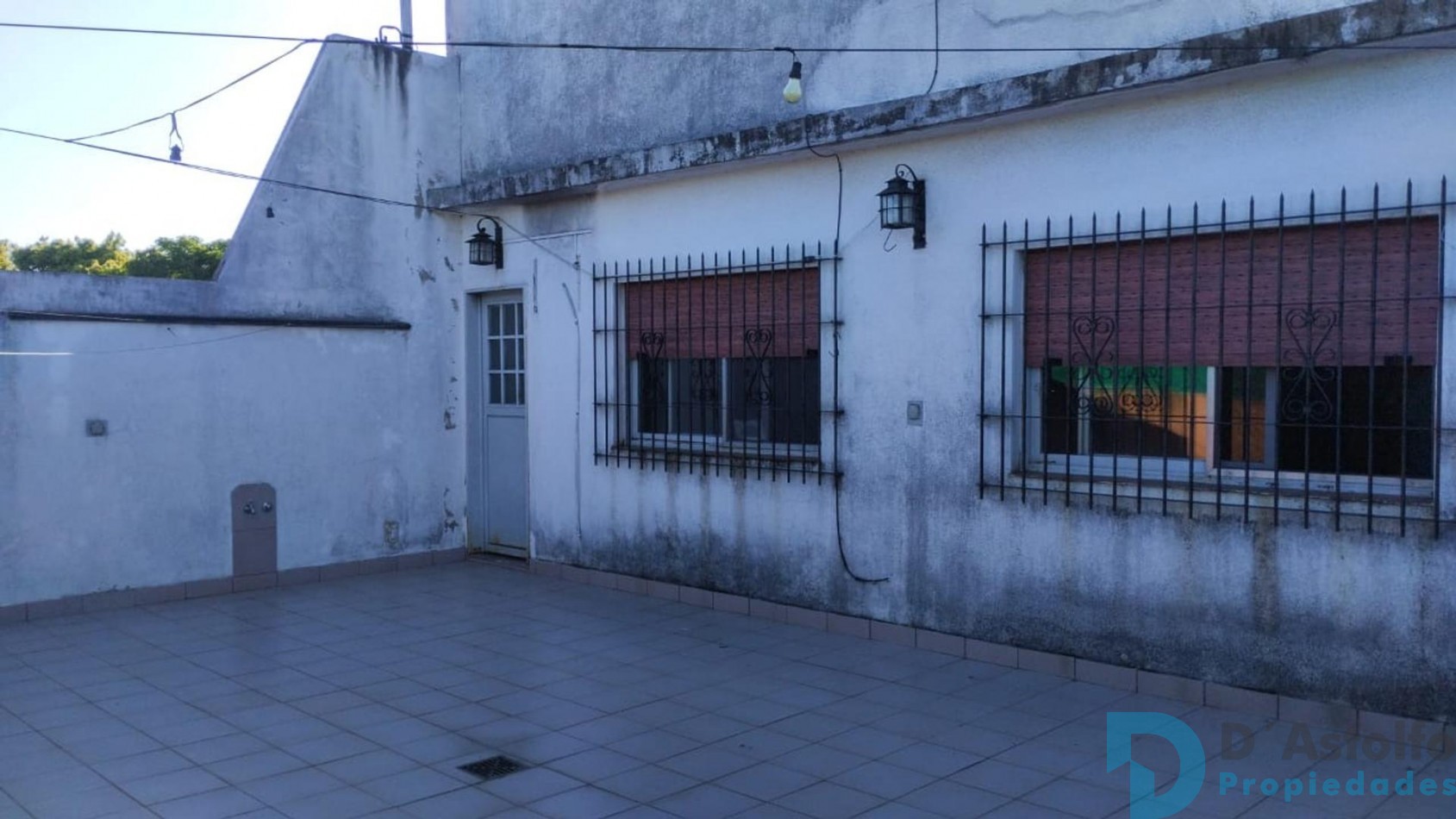 Excelente propiedad 5 ambientes en primer Piso