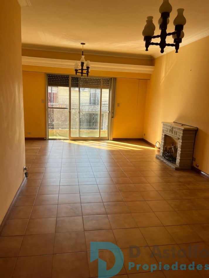 Excelente propiedad 5 ambientes en primer Piso
