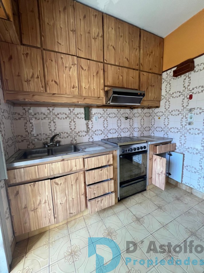 Excelente propiedad 5 ambientes en primer Piso