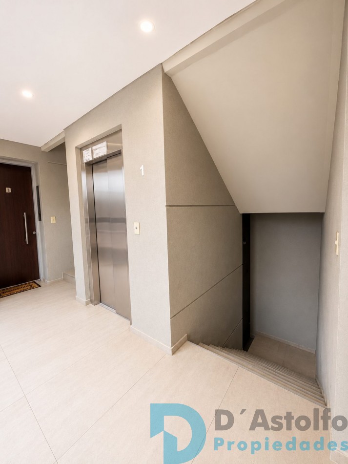 Impecable monoambiente c/cochera en alquiler