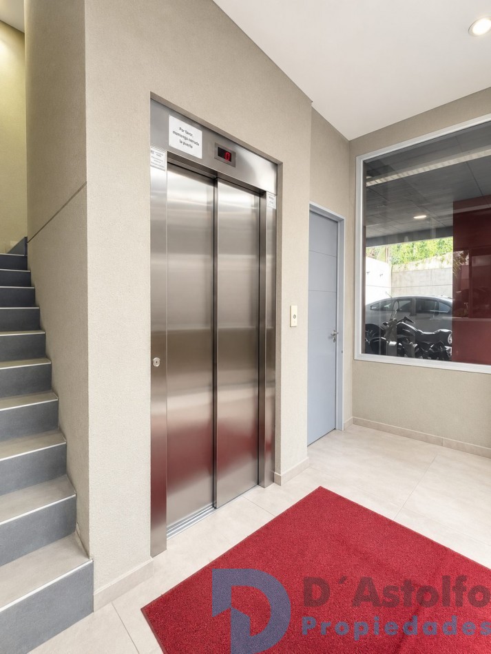 Impecable monoambiente c/cochera en alquiler