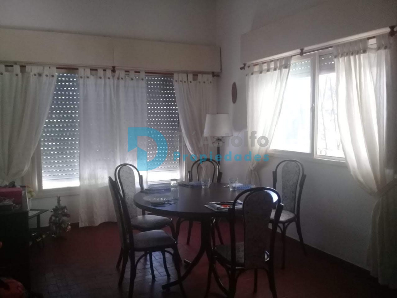 Increible Casa Quinta en un Predio Parquizado de 2568 m²